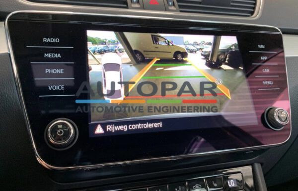 Skoda superb achteruitrijcamera Autopar beeld